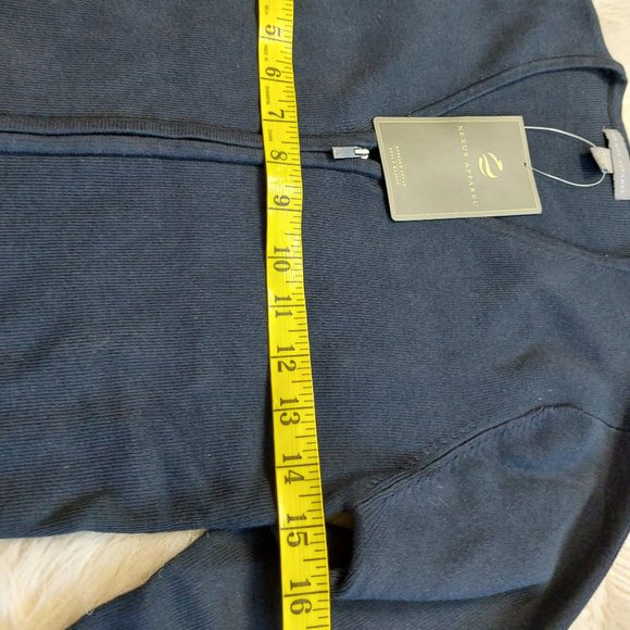 Nexus Apparel Women's Navy Full Zipper Sweater Size: XS - Picture 4 of 10